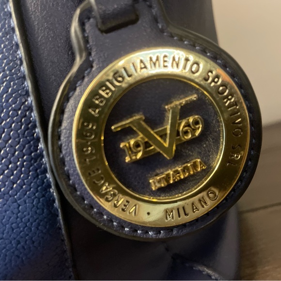 Versace 1969 Abbigliamento Sportivo
Also referred to as Versace 1969. - Picture 5 of 12